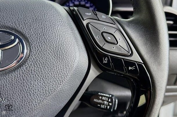 2022 Toyota C-HR Hybrid GR-S image 19