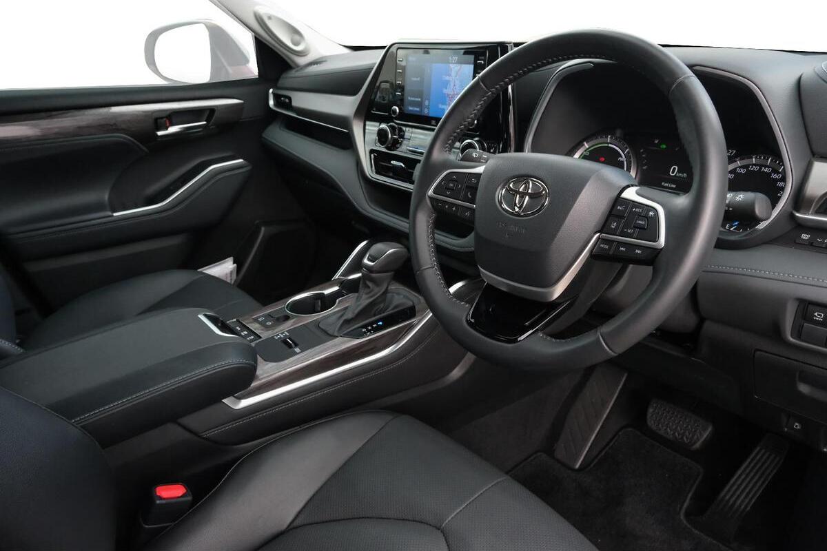 2025 Toyota Kluger Grande Auto eFour image 5