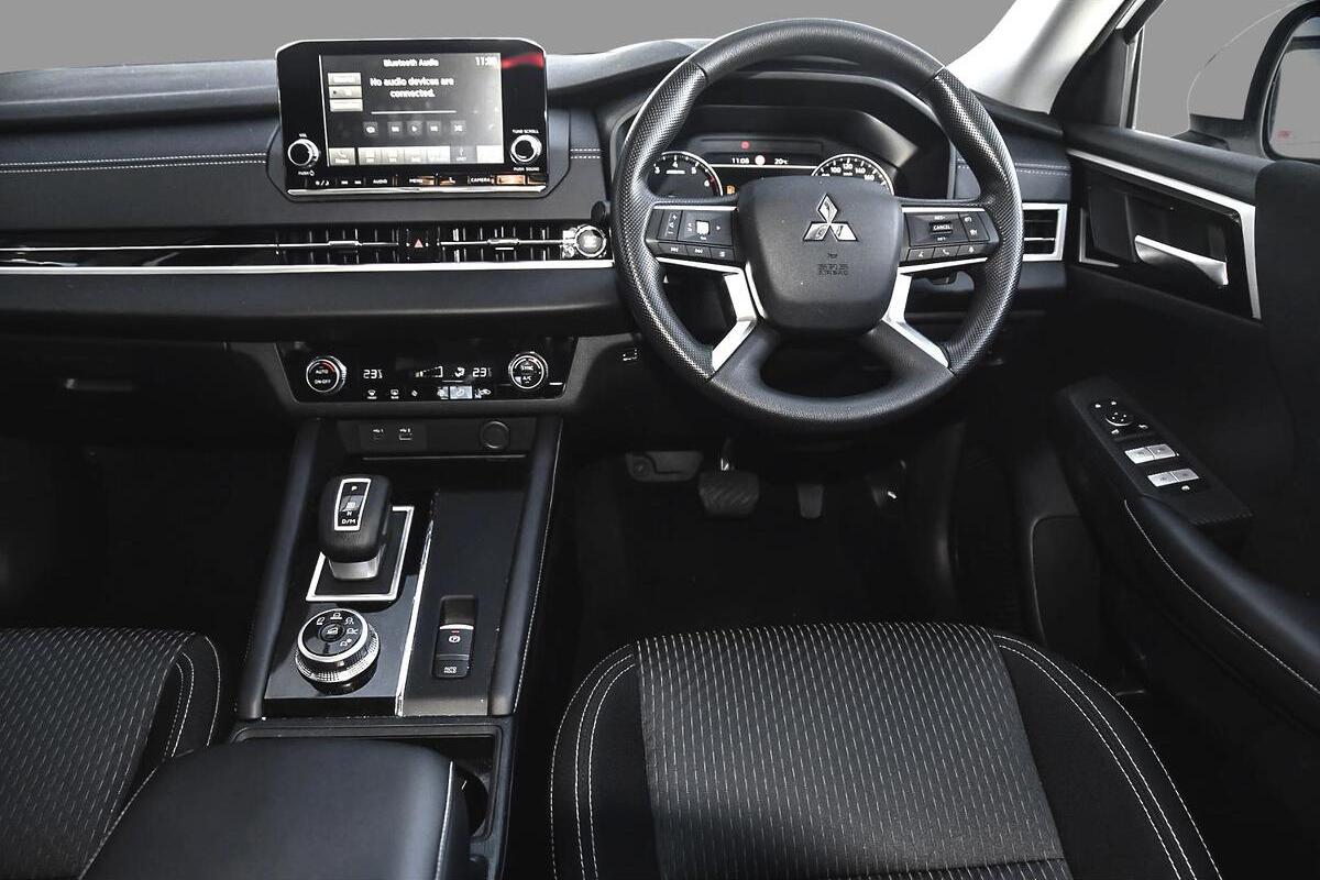 2024 Mitsubishi Outlander ES ZM Auto 2WD MY24 image 6