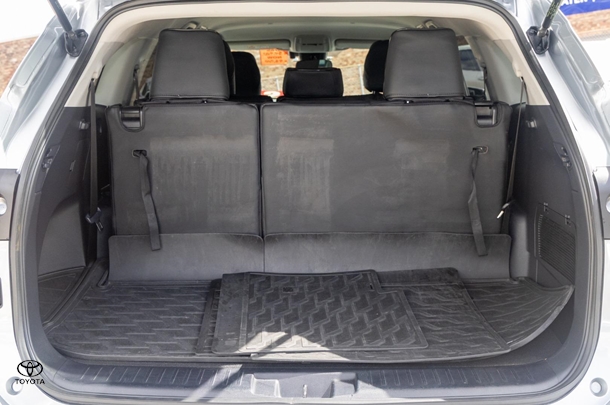 2021 Toyota KLUGER HYBRID GX AWD image 19