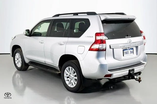 2017 Toyota Prado GXL image 6