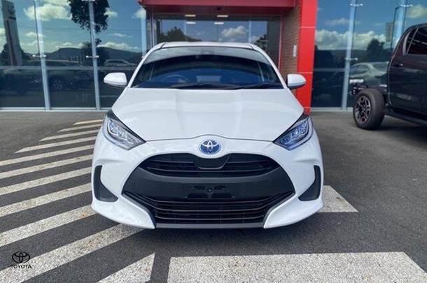 2022 Toyota Yaris HB Hybrid SX image 7