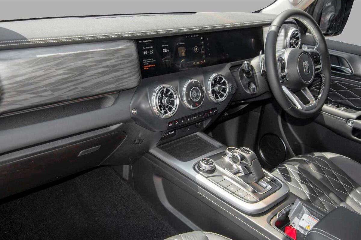 2024 GWM Tank 300 Lux Hybrid Auto 4x4 image 7