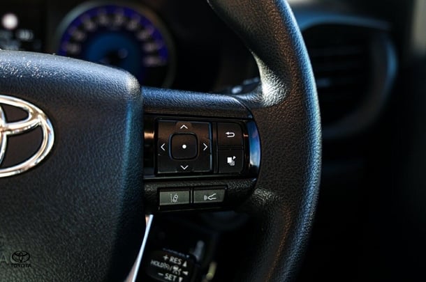 2019 Toyota Hilux 4x2 SR image 13