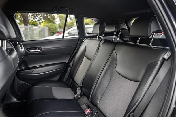 2024 Toyota COROLLA CROSS HYBRID GXL image 18