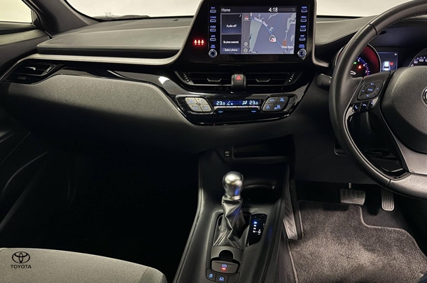2023 Toyota C-HR GXL AWD image 18