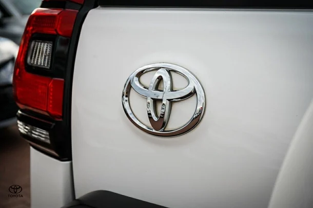 2018 Toyota Prado GXL image 9