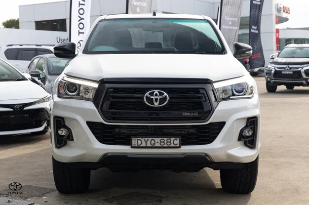 2018 Toyota Hilux 4x4 Rogue image 4