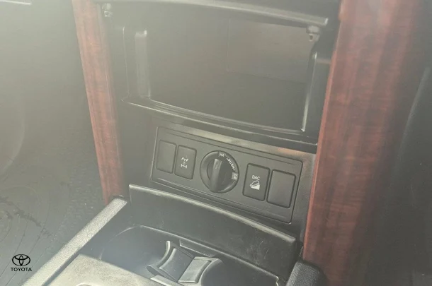 2017 Toyota Prado VX image 20