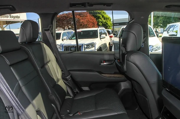 2024 Toyota Landcruiser Sahara image 7
