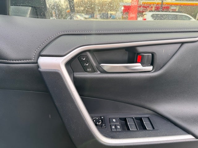2021 Toyota RAV4 Cruiser 2WD image 18