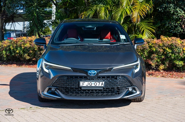 2024 TOYOTA Corolla Hatch Hybrid ZR image 4