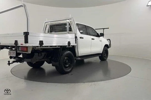 2021 Toyota Hilux 4x4 SR image 5
