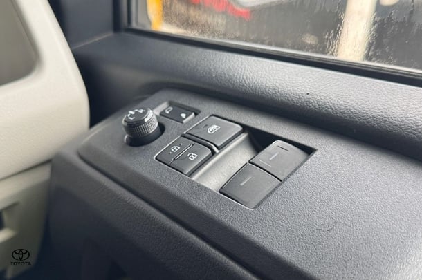 2021 Toyota Hiace SLWB image 17