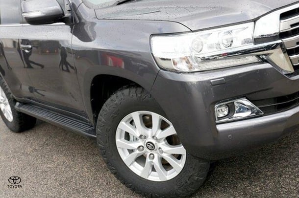 2020 Toyota Landcruiser VX image 2