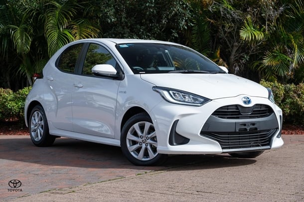 2021 TOYOTA Yaris Hybrid SX image 1