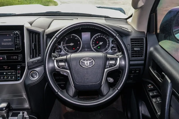 2019 Toyota Landcruiser GXL image 7