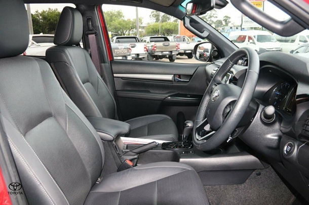 2023 Toyota Hilux 4x4 Rogue image 8