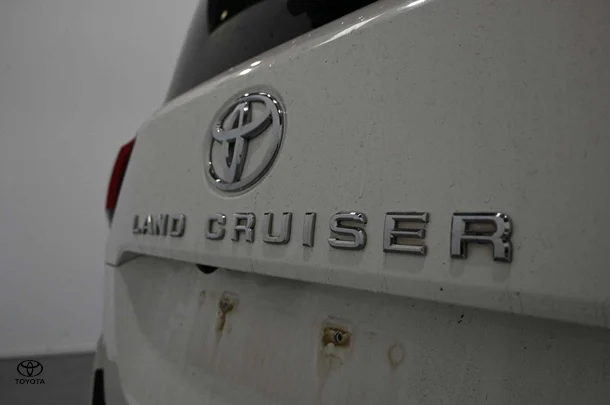 2022 Toyota Landcruiser VX image 10