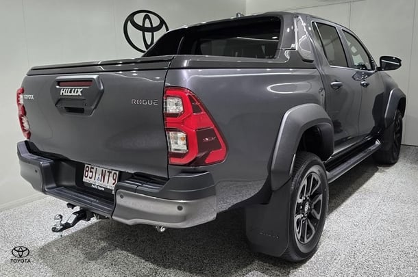 2025 Toyota Hilux Rogue image 3