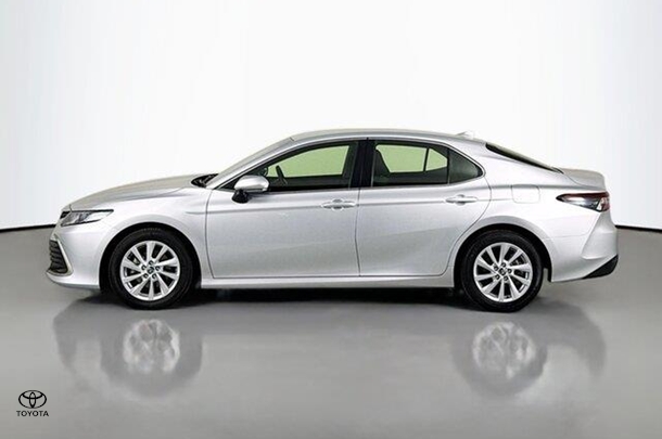 2023 Toyota Camry Ascent image 5