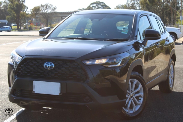 2023 Toyota Corolla Cross Hybrid GX image 6