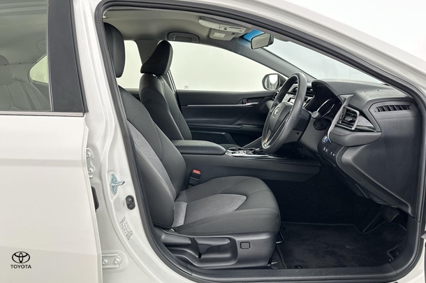 2020 Toyota Camry Hybrid Ascent image 12