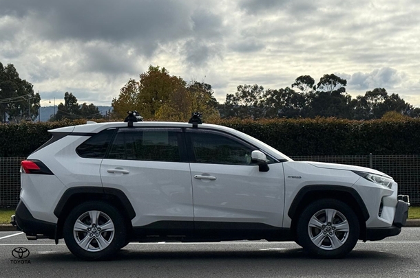 2021 Toyota RAV4 HYBRID GX AWD image 8