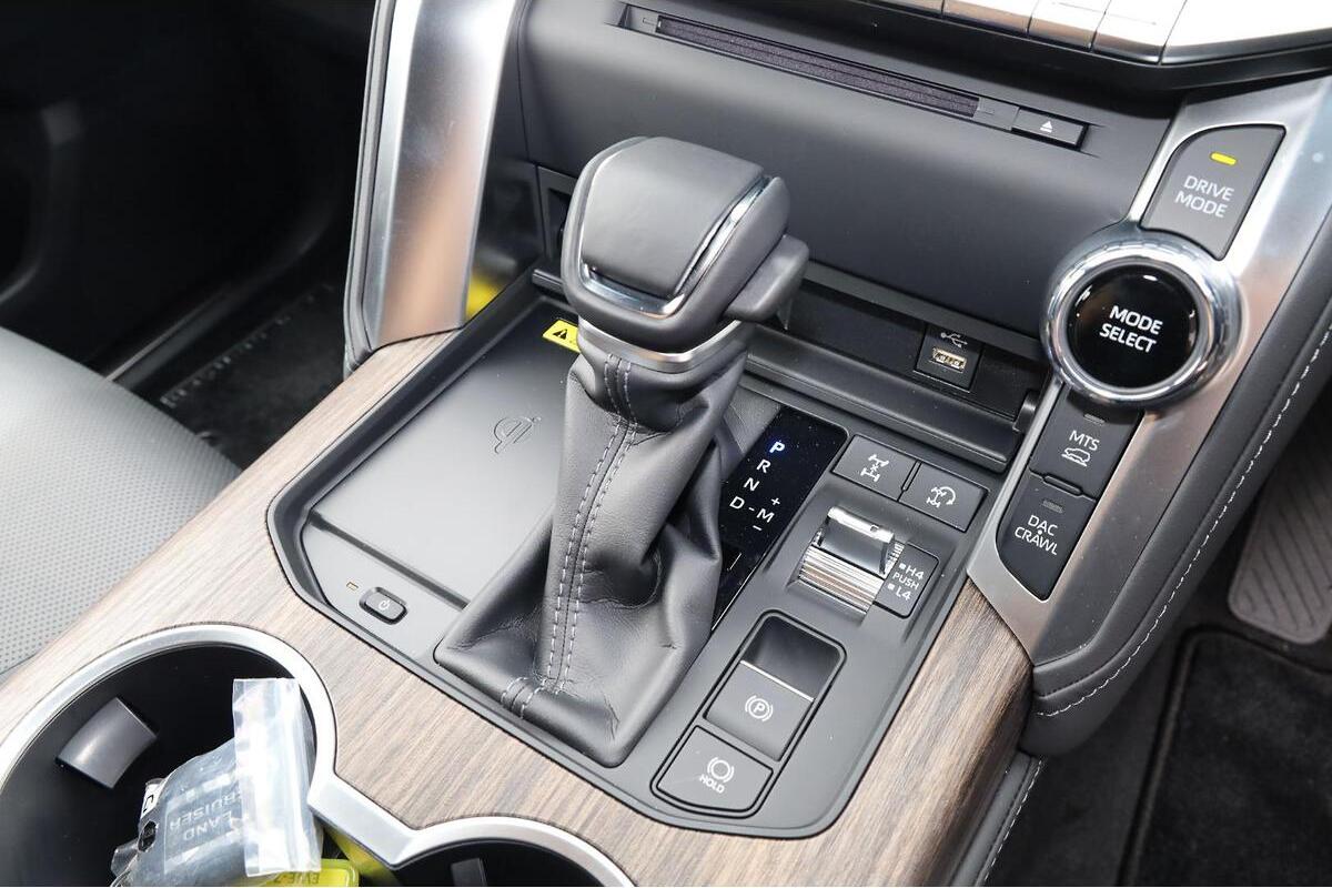 2025 Toyota Landcruiser VX Auto 4x4 image 14