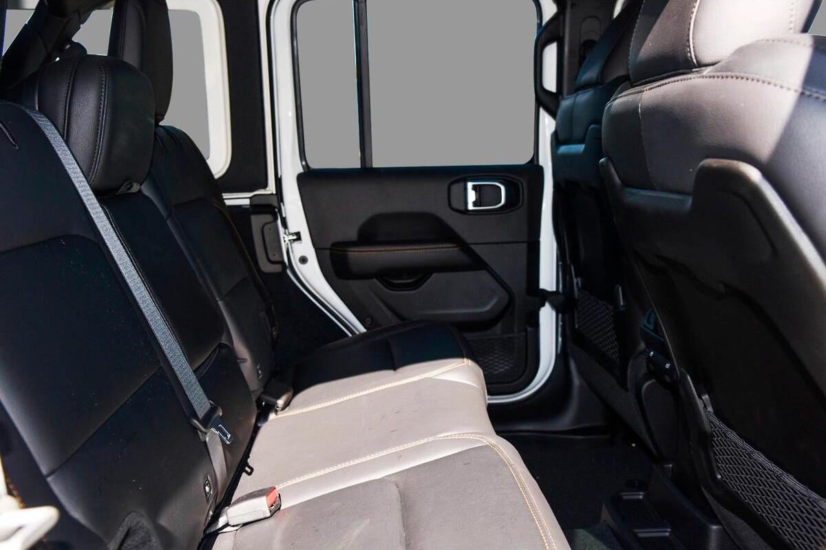 2024 Jeep Wrangler Unlimited Overland Auto 4x4 MY24 image 9