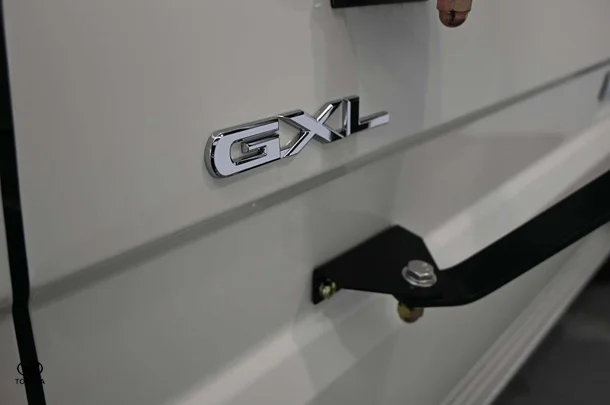 2025 Toyota LC Military GXL image 10