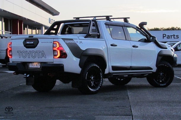 2021 Toyota Hilux Rugged X image 6