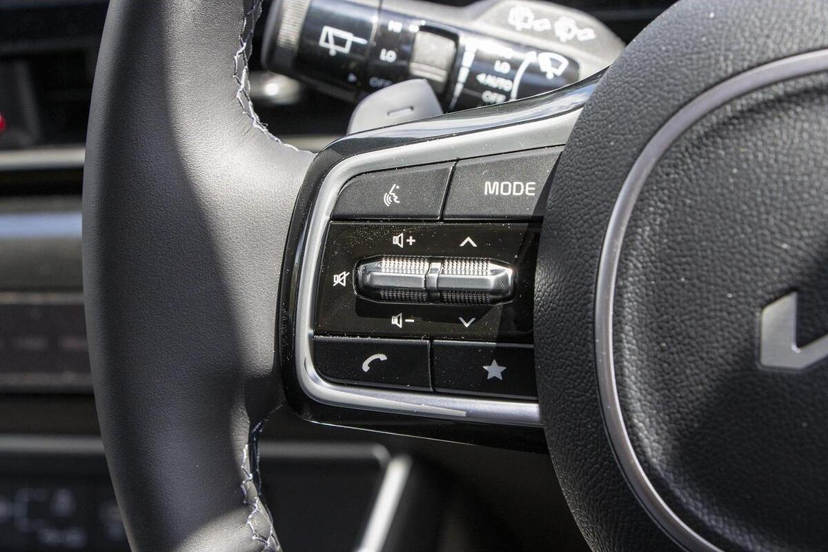 2024 Kia Carnival GT-Line HEV Auto MY25 image 14