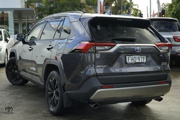 2024 Toyota RAV4 Hybrid Cruiser-AWD image 3
