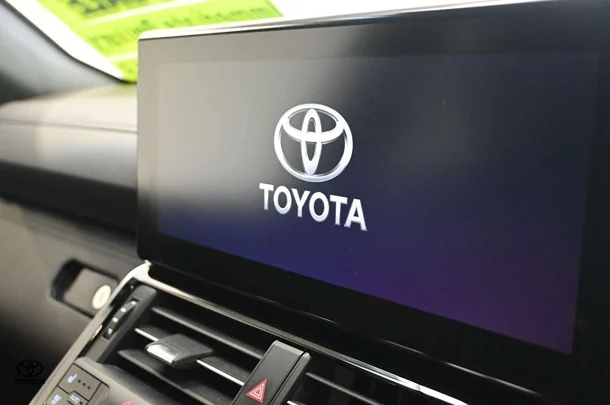 2022 Toyota Landcruiser VX image 11