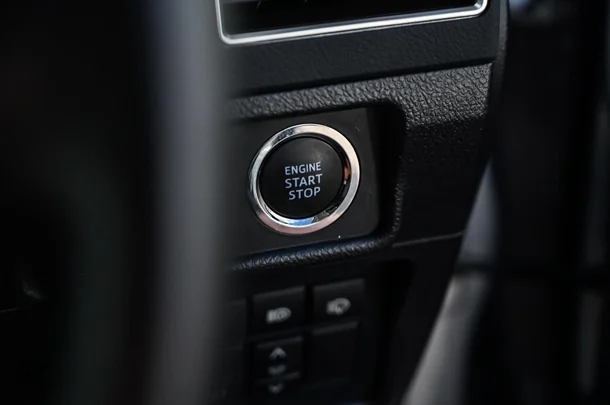 2023 Toyota Prado VX image 16