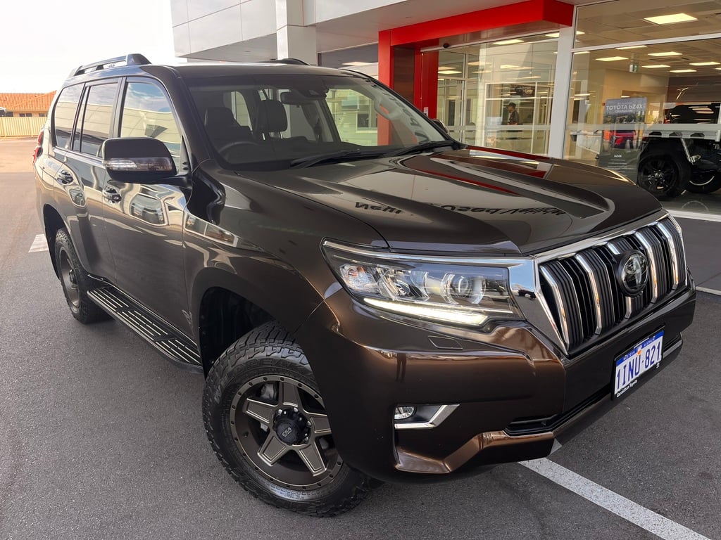 2022 Toyota Prado GXL image 1