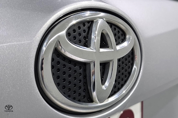 2018 Toyota RAV4 GX-2WD image 7