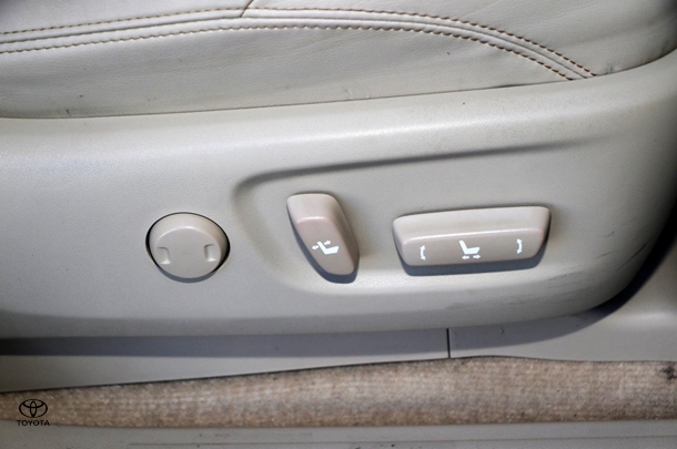 2021 Toyota Prado VX image 17