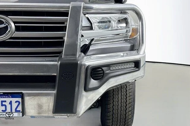 2017 Toyota LANDCRUISER GXL image 3