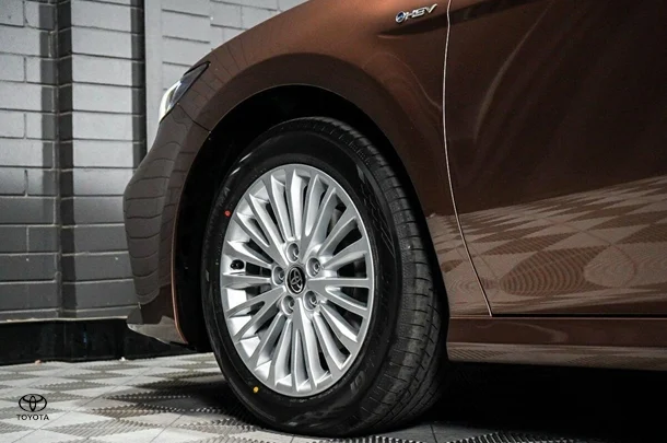 2025 Toyota Camry Hybrid Ascent Sport image 14