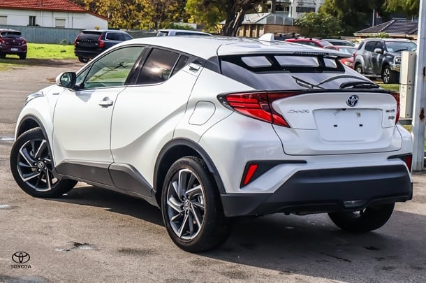 2023 Toyota C-HR Hybrid Koba 2WD image 2