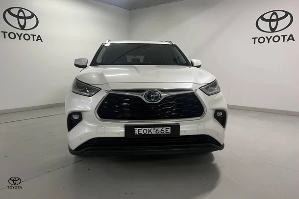 2021 Toyota Kluger Hybrid AWD GRANDE image 2