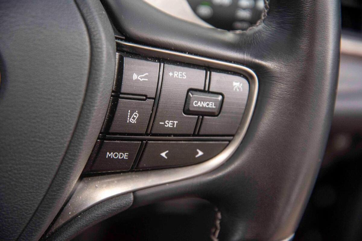 2024 Lexus ES ES300h Sports Luxury Auto image 18