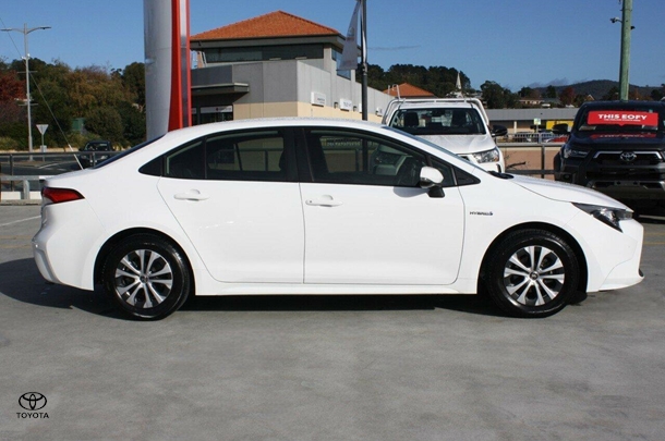 2021 Toyota Corolla Sedan Hybrid Ascent Sport image 10