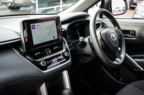 2024 Toyota Corolla Cross GX image 21