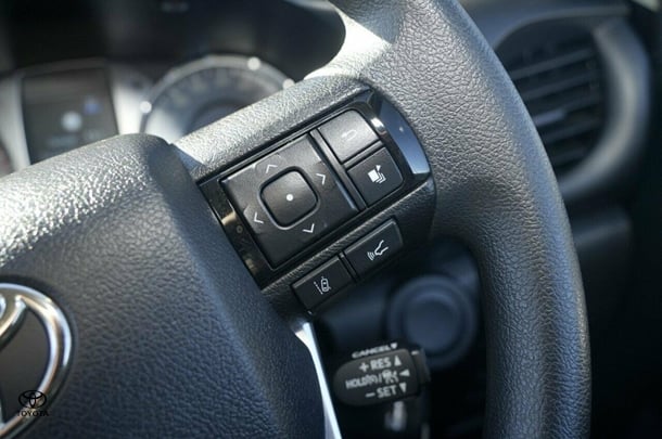 2024 Toyota HILUX SR image 15