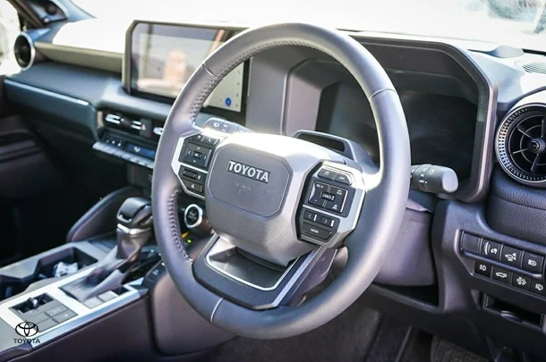 2024 Toyota Prado Kakadu image 17