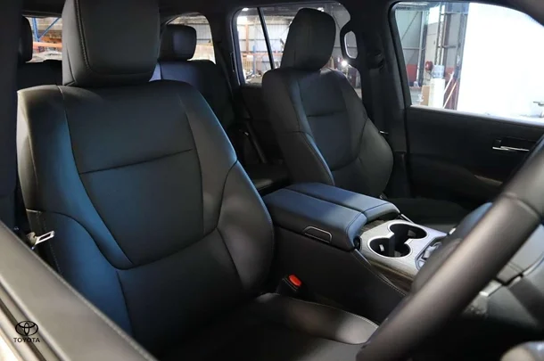 2023 Toyota Landcruiser VX image 13