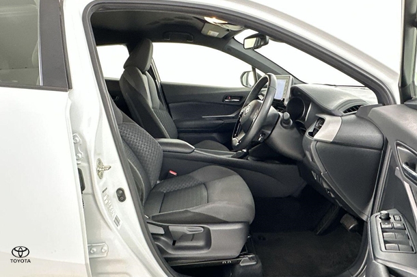 2023 Toyota CH-R GXL-2WD image 33